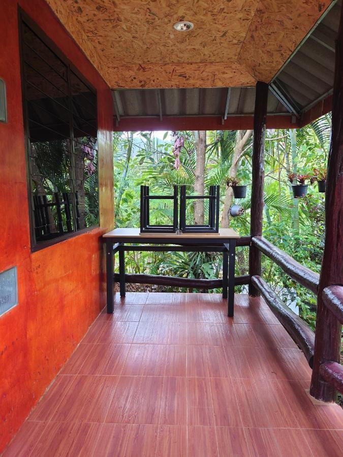 บ้านดินโฮมสเตย์ ปางอุ๋ง Ban Huai Makhuea Som Exterior photo