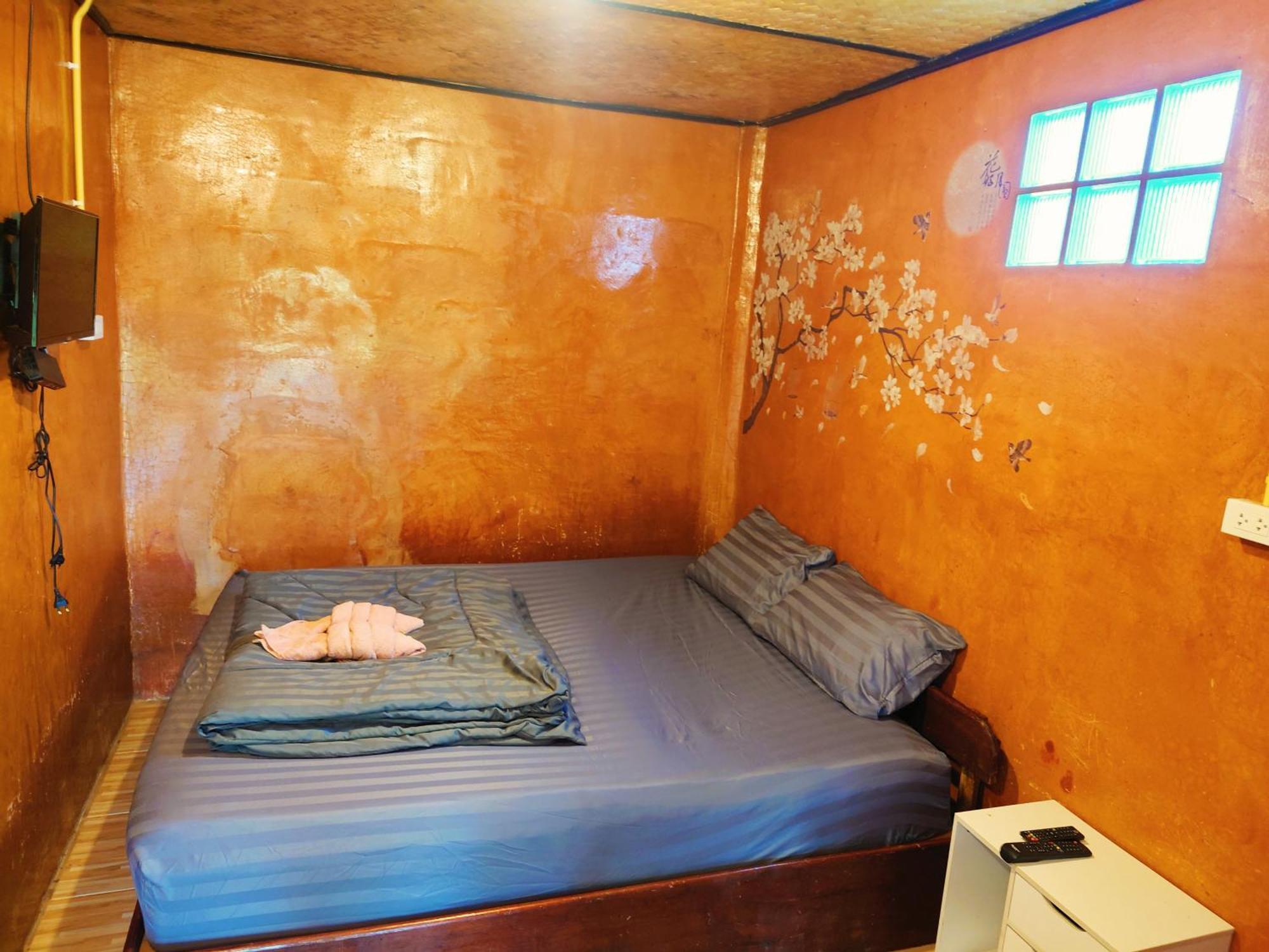 บ้านดินโฮมสเตย์ ปางอุ๋ง Ban Huai Makhuea Som Room photo